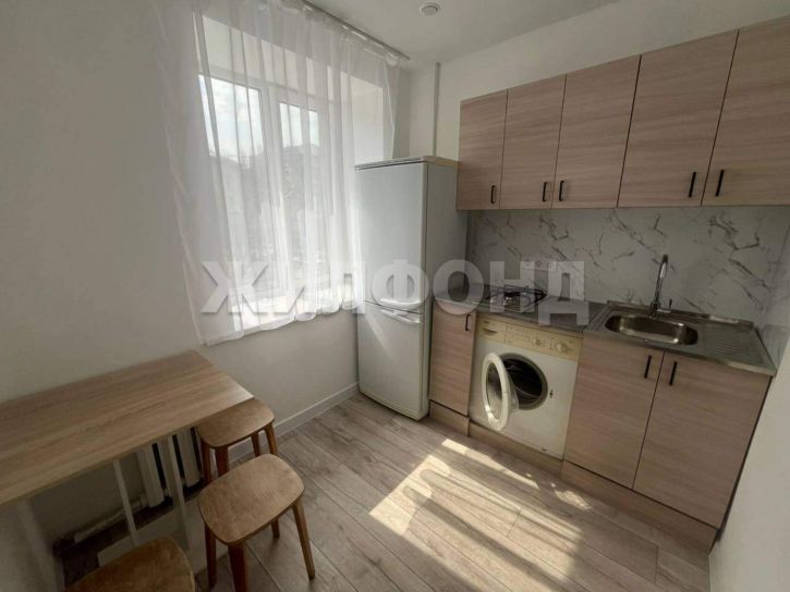 2-комн квартира Титова улица, д.16