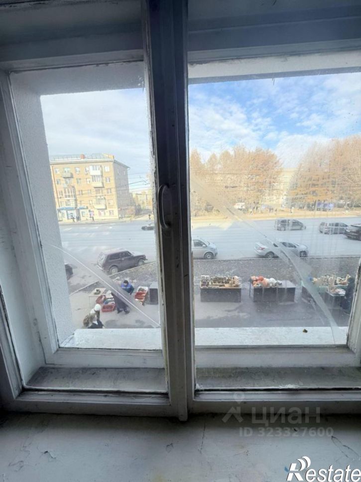 2-комн квартира улица Титова, 11,  д. 11