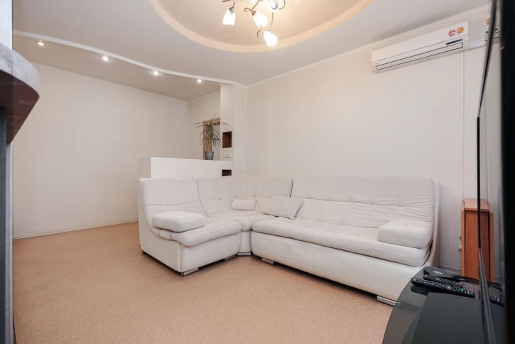 Студия ул Ватутина, 21