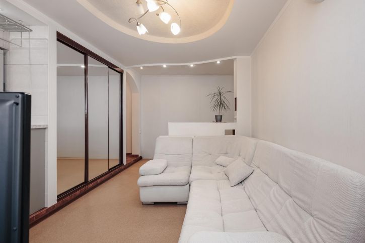 Студия ул Ватутина, 21