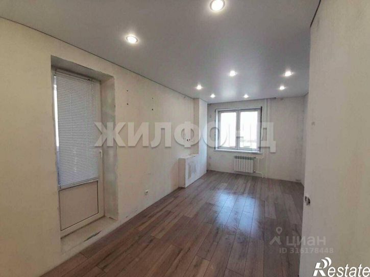 1-комн квартира улица Романтиков, 3,  д. 3