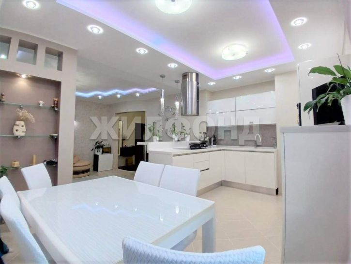 4-комн квартира Кедровая улица, д.53