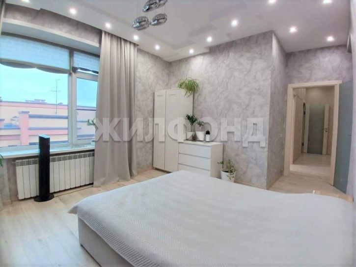 4-комн квартира Кедровая улица, д.53