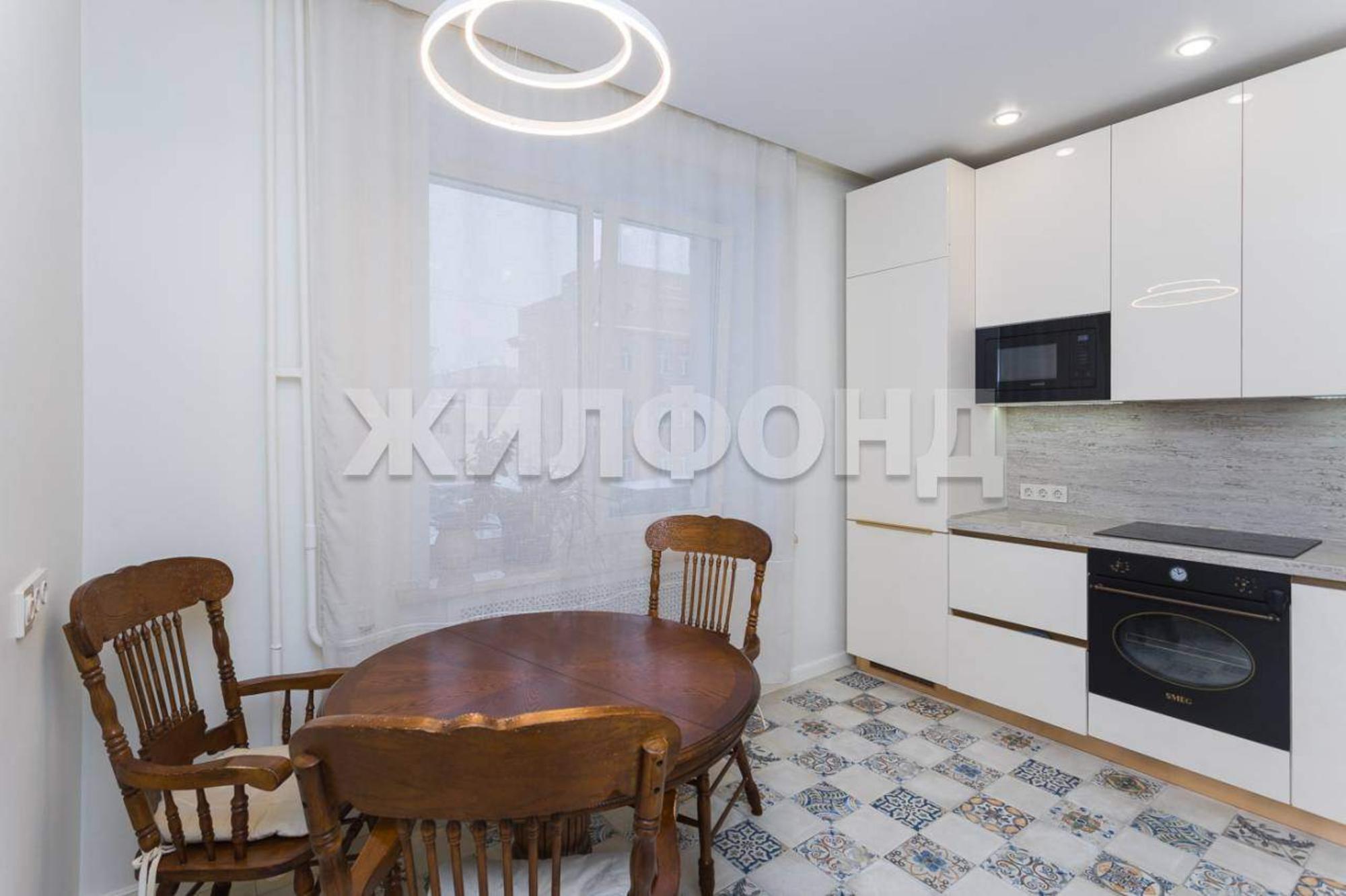 Купить квартиру за 14 500 000 рублей на Романова улица, д.30