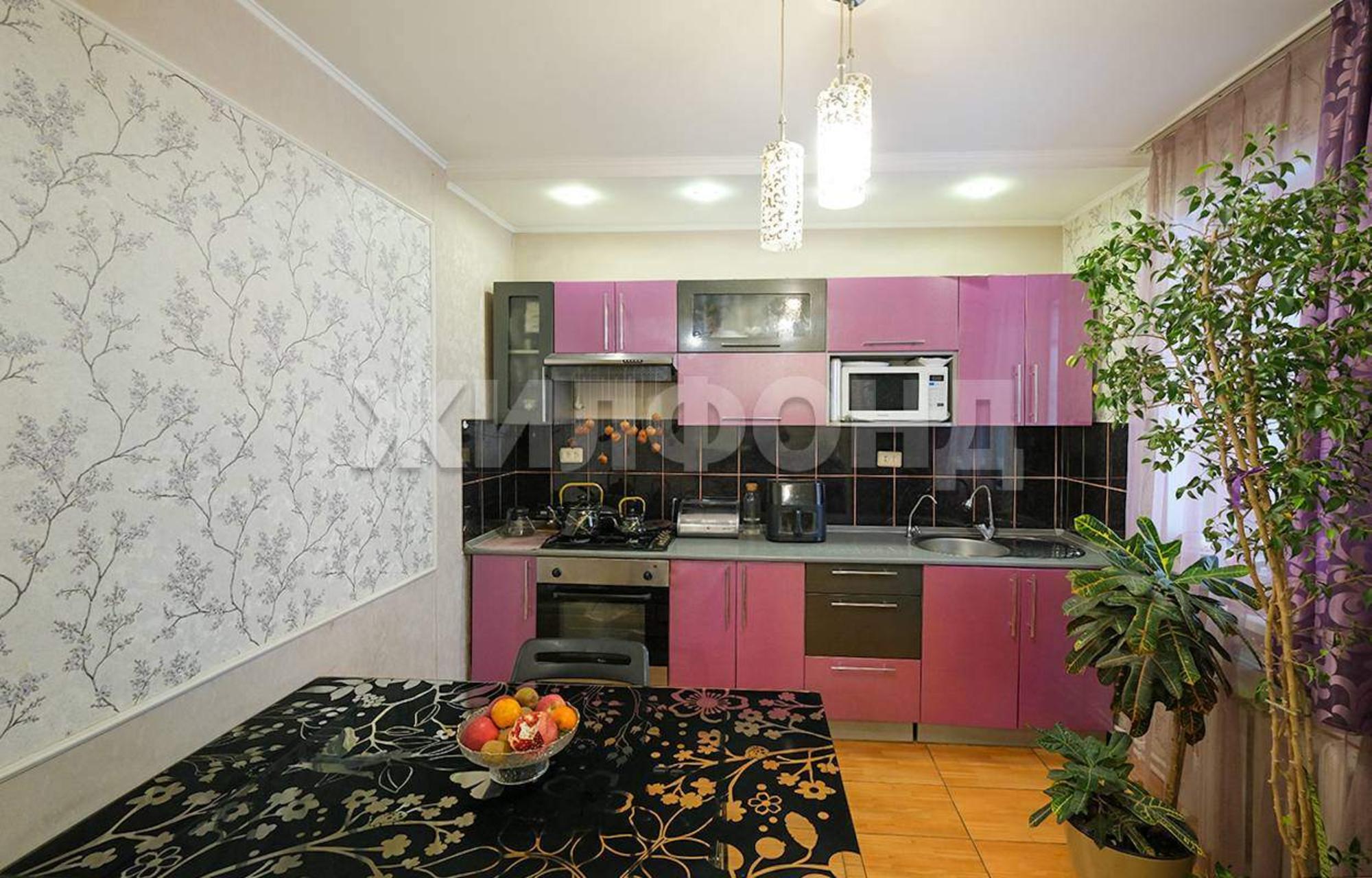 Купить дачу, дом, коттедж за 15 800 000 рублей на Декабристов улица