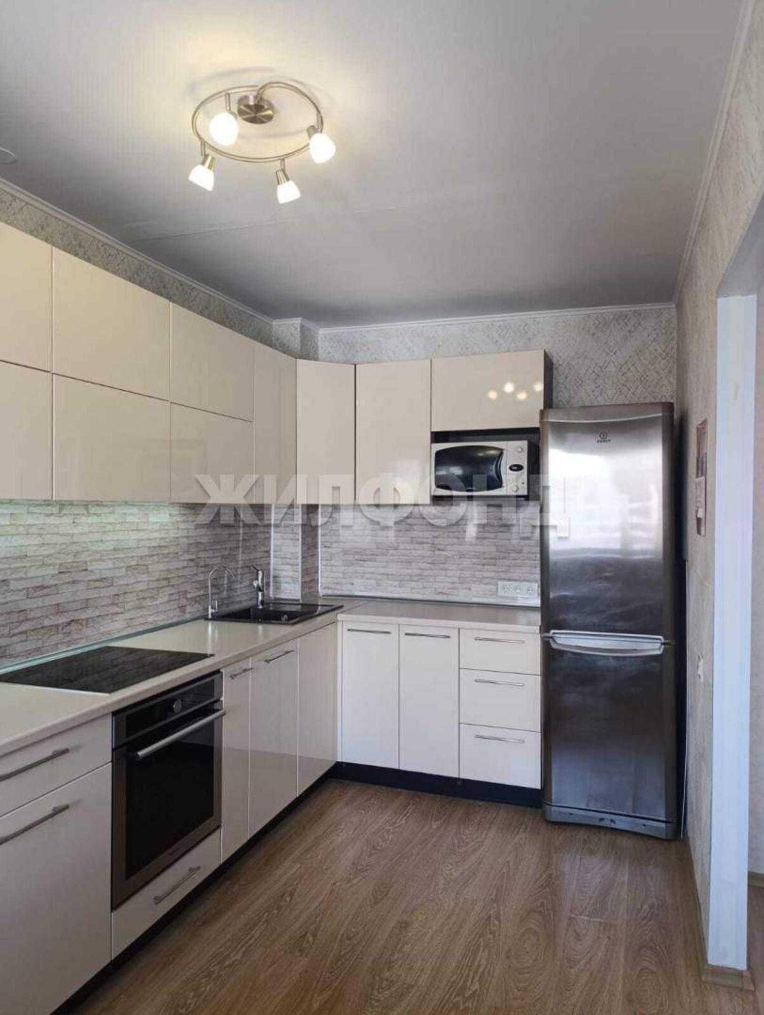 Купить квартиру за 10 190 000 рублей на Челюскинцев улица, д.14/1