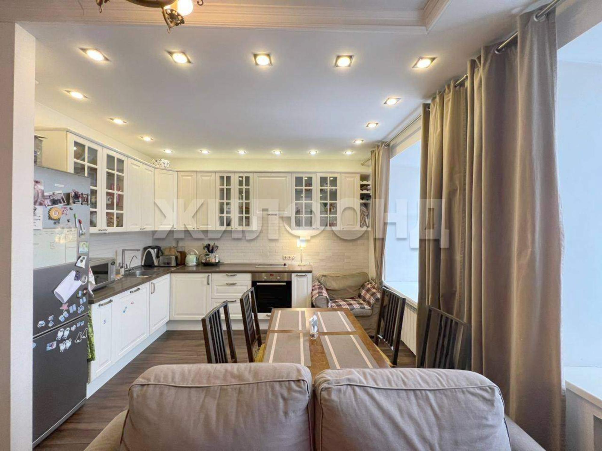 Купить квартиру за 13 000 000 рублей на Красный проспект, д.13