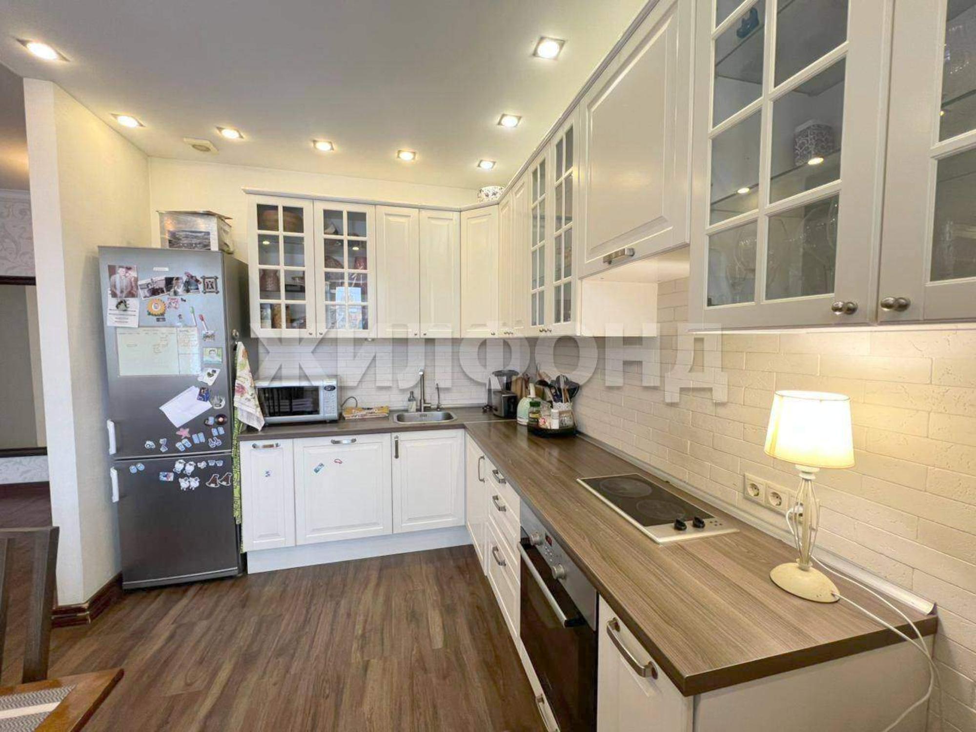 Купить квартиру за 13 000 000 рублей на Красный проспект, д.13