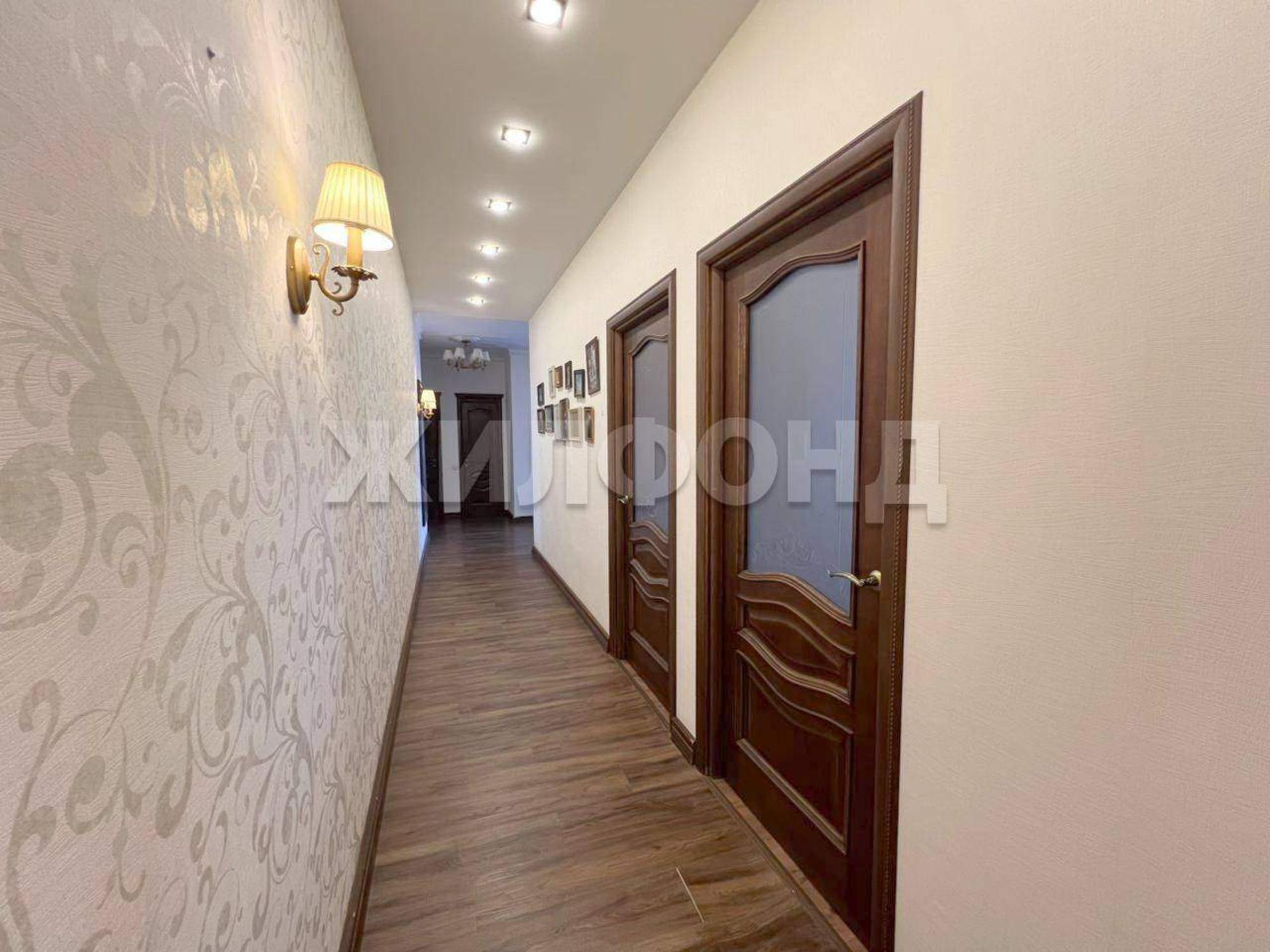 Купить квартиру за 13 000 000 рублей на Красный проспект, д.13