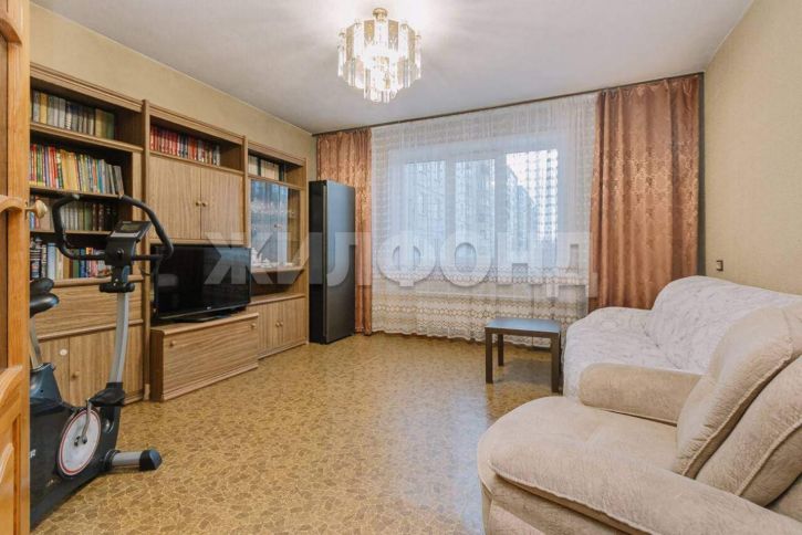 4-комн квартира Есенина улица, д.8/1