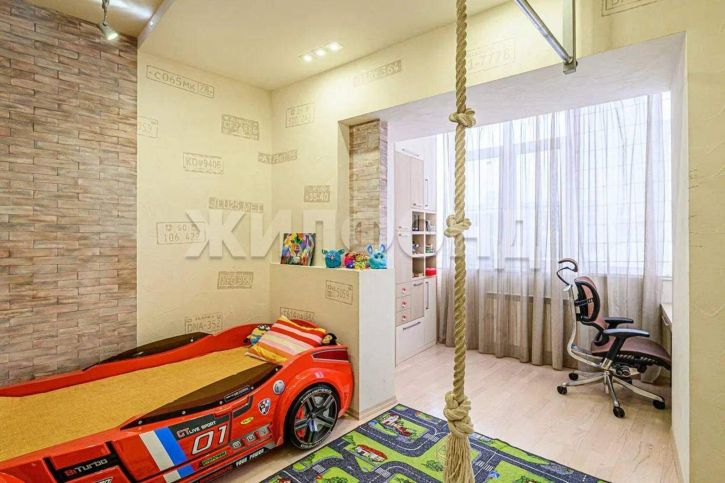 4-комн квартира Депутатская улица, д.2