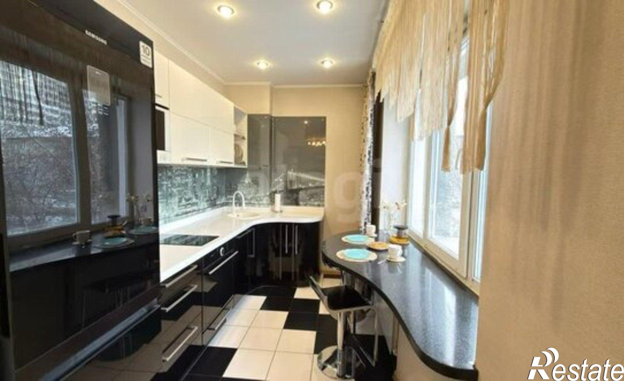 Купить квартиру за 10 200 000 рублей на улица Орджоникидзе, 35