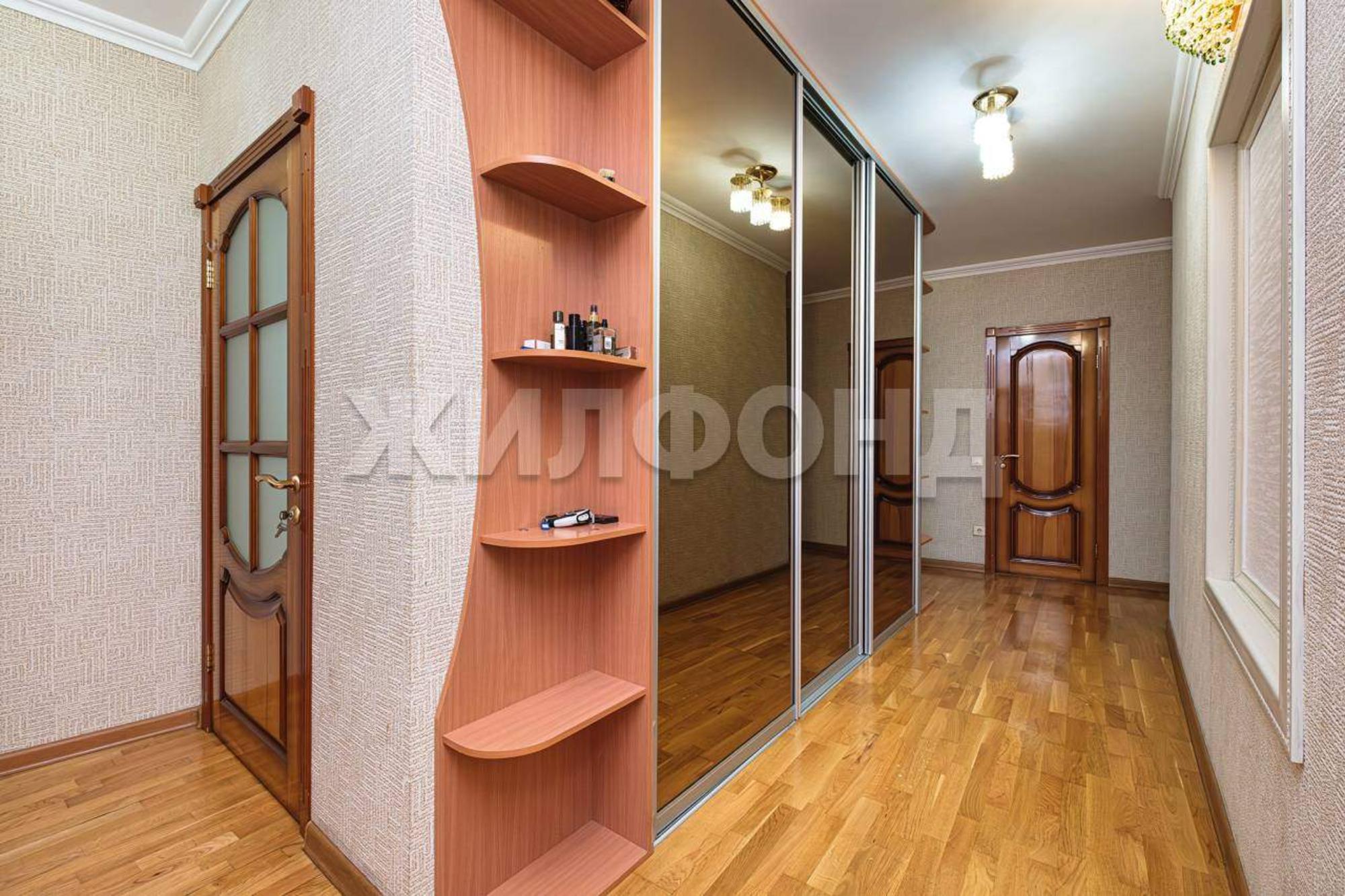 Купить квартиру за 16 000 000 рублей на Стартовая улица, д.1