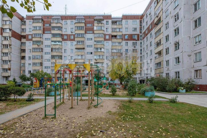 2-комн квартира Связистов улица, д.147