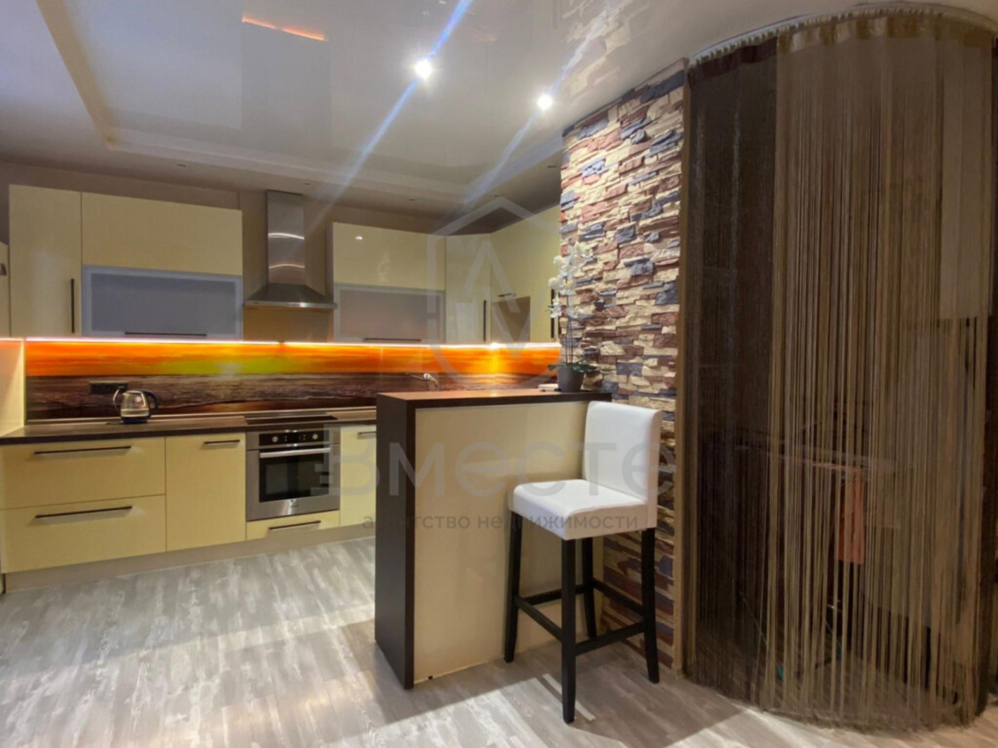 Купить квартиру за 9 800 000 рублей на Фрунзе, 228