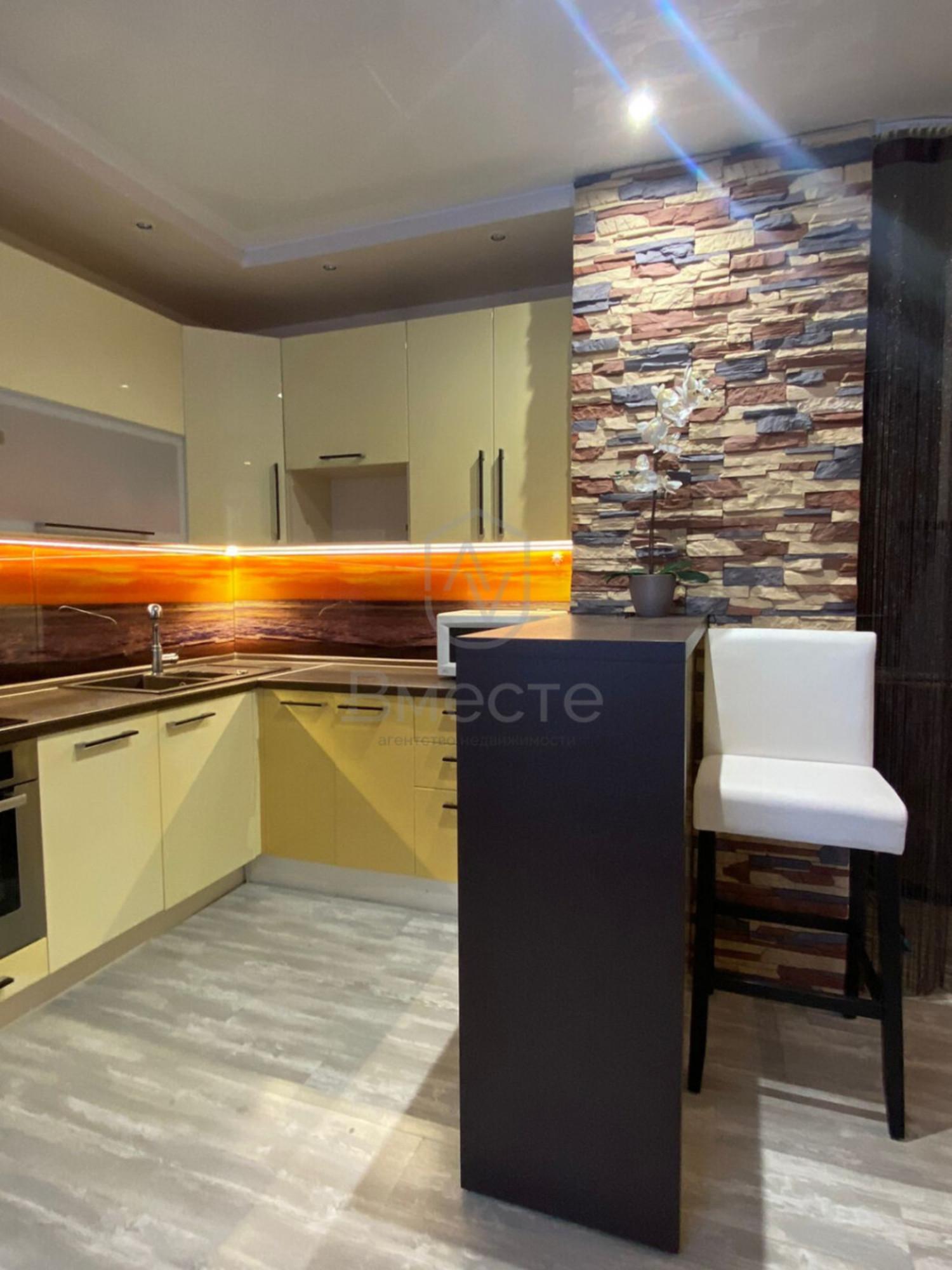 Купить квартиру за 9 800 000 рублей на Фрунзе, 228