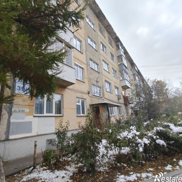 2-комн квартира улица Титова, 39/1,  д. 39/1