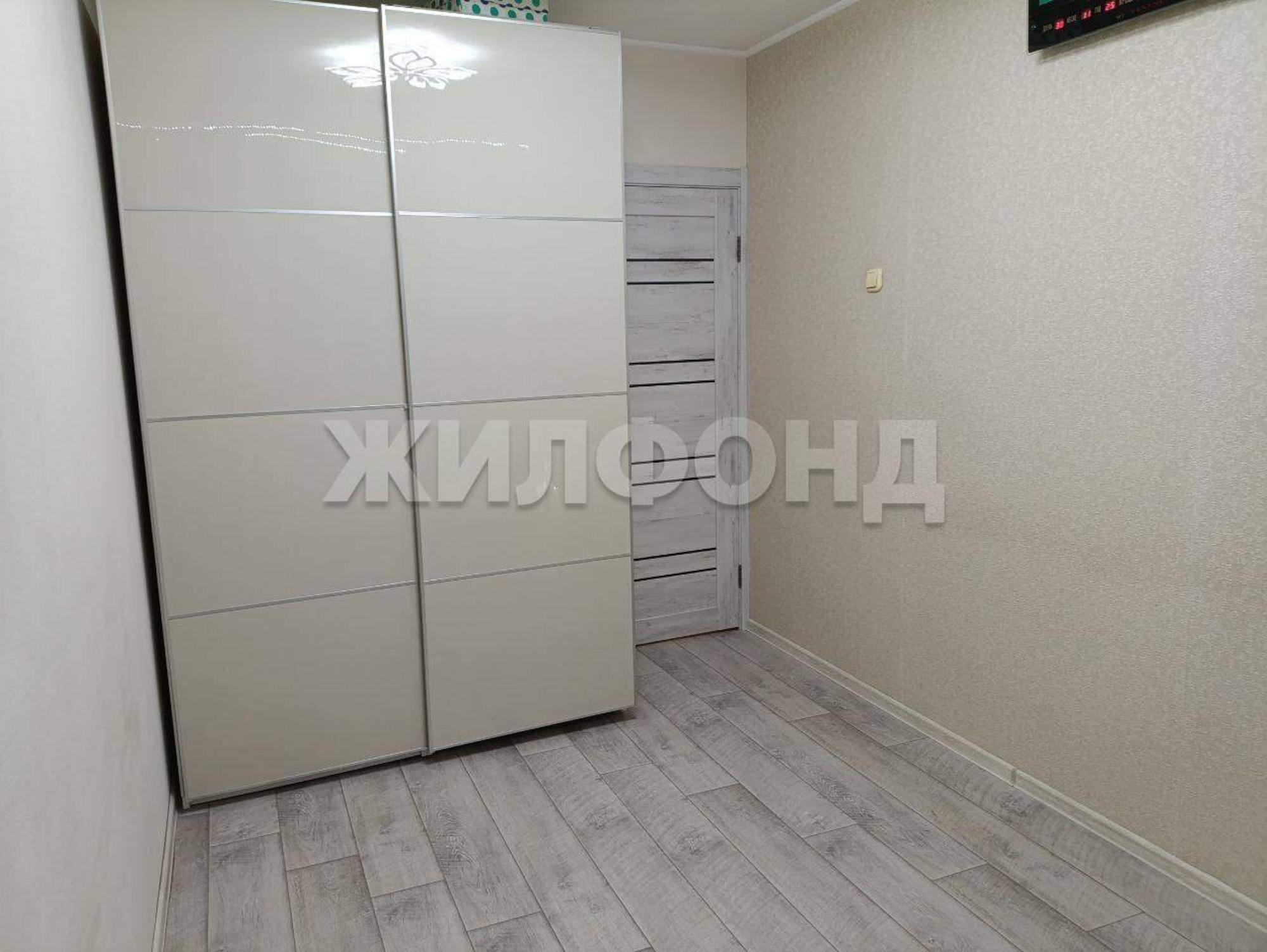 Купить квартиру за 5 750 000 рублей на Декабристов улица, д.111