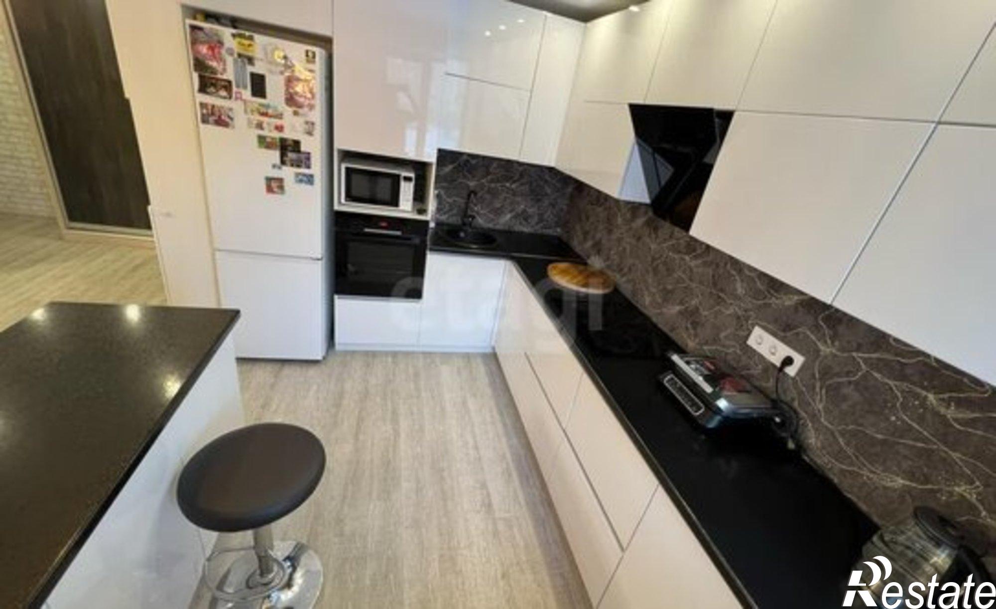 Купить квартиру за 15 500 000 рублей на ул Большевистская, 48/2