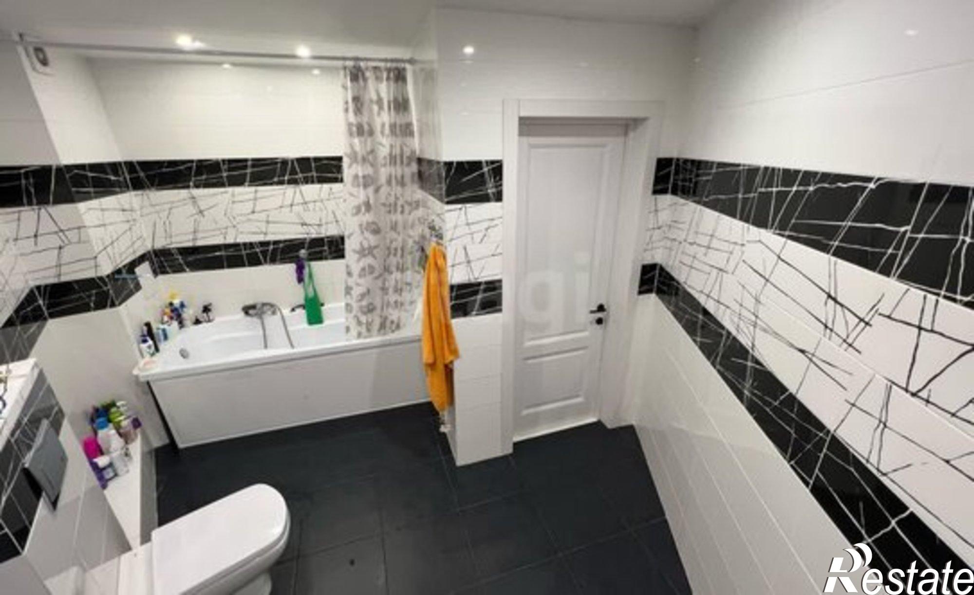 Купить квартиру за 15 500 000 рублей на ул Большевистская, 48/2