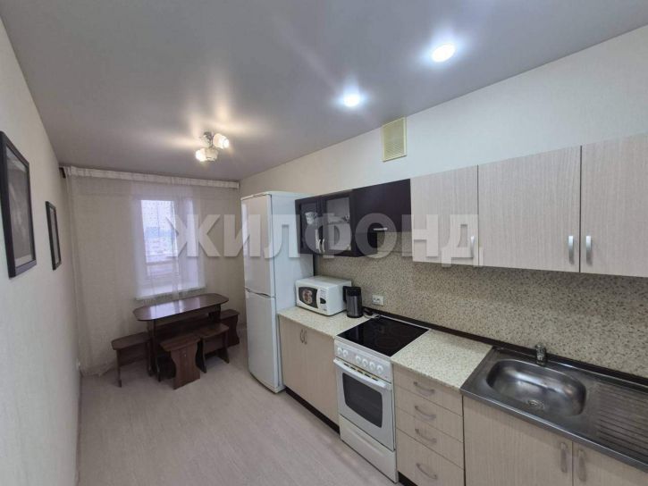 1-комн квартира Лазурная улица, д.32