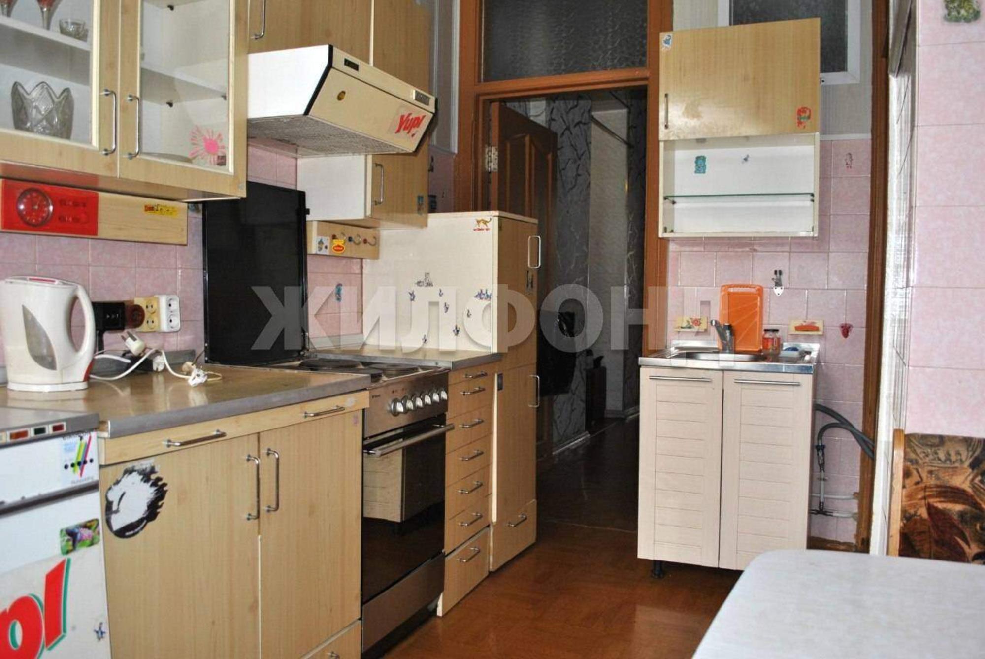 Сдать квартиру за 30 000 рублей на Серебренниковская улица, д.4