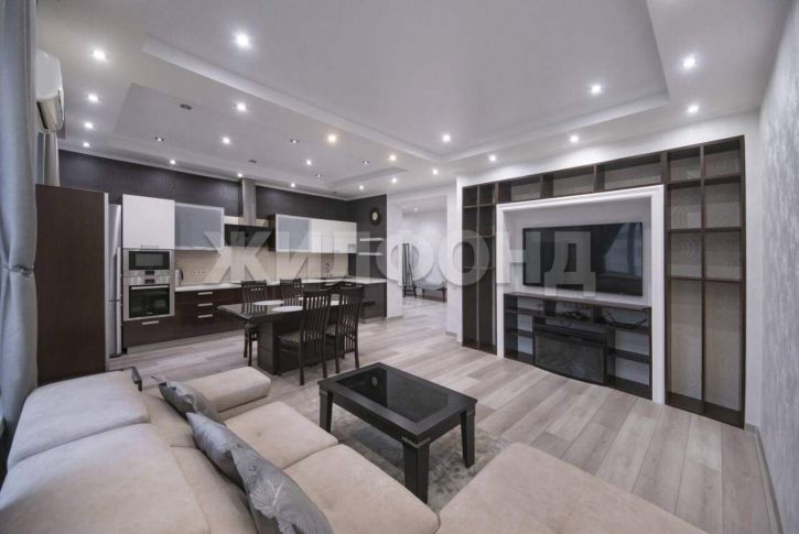 3-комн квартира Толстого улица, д.5