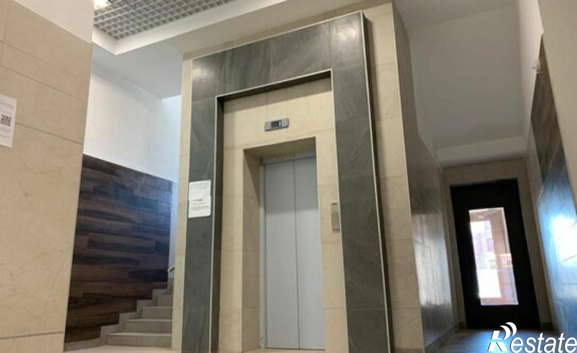 Купить квартиру за 8 456 140 рублей на Ленинский район, микрорайон Дивногорский, улица Романтиков, 22