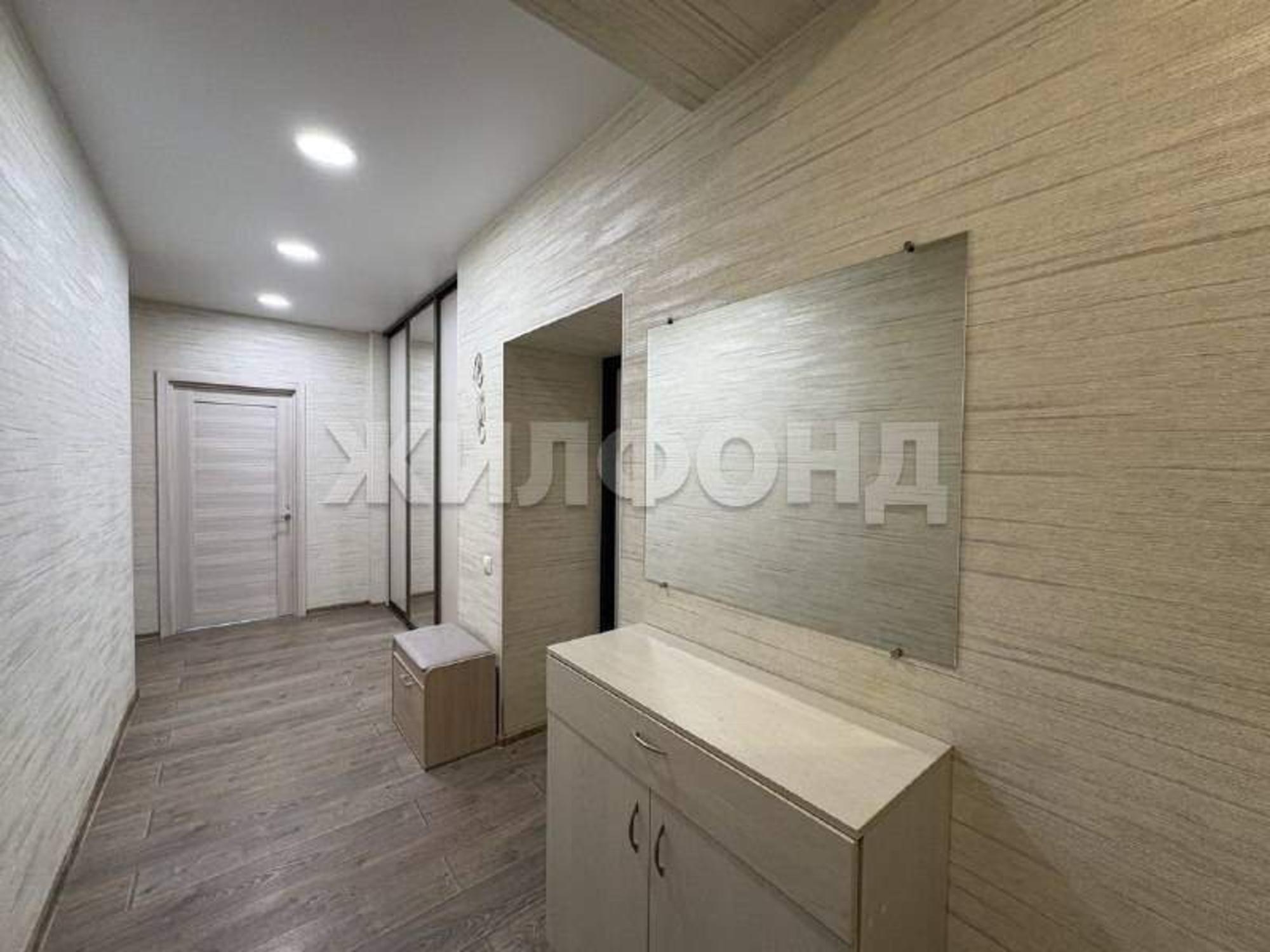 Купить квартиру за 15 000 000 рублей на Пархоменко улица, д.8