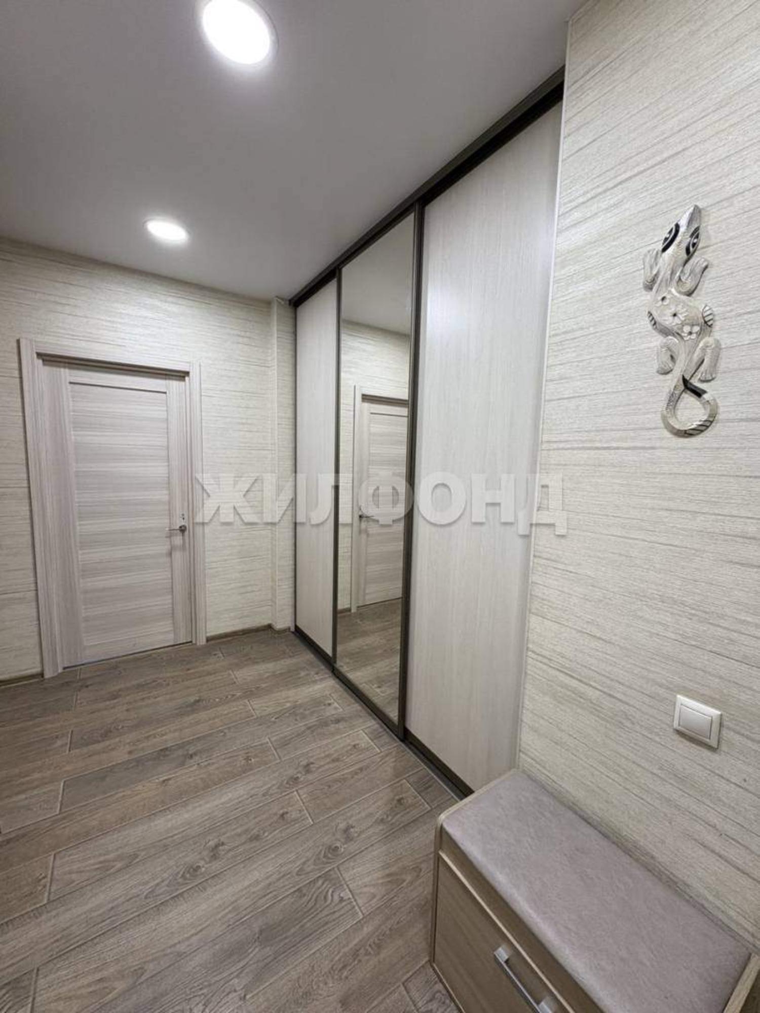 Купить квартиру за 15 000 000 рублей на Пархоменко улица, д.8