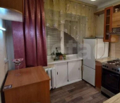 2-комн, 42кв м, этаж 1/5 ул Пермитина, 4