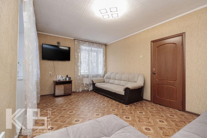 3-комн квартира ул Зорге, 183