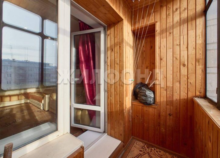 1-комн квартира Есенина улица, д.10/3
