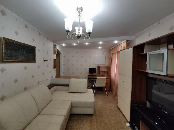 2-комн квартира Учёных, 3