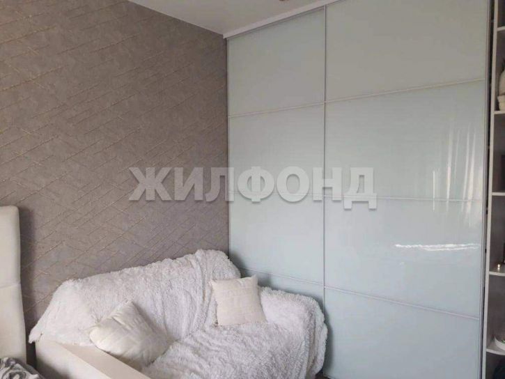 1-комн квартира Героев Революции улица, д.72
