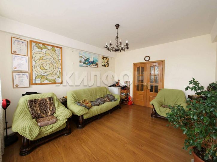 3-комн квартира Красный проспект, д.159