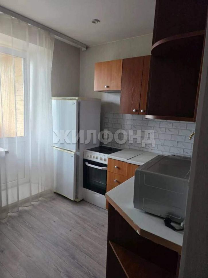 1-комн квартира Есенина улица, д.10/1