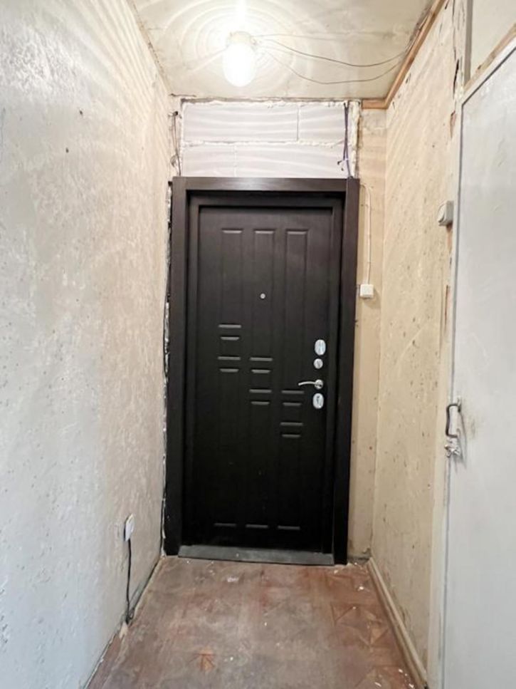 2-комн квартира Золотодолинская, 13