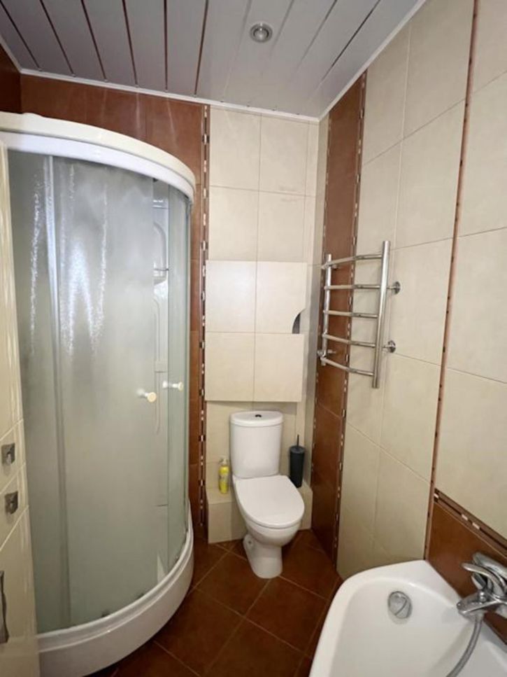 2-комн квартира Разъездная, 10