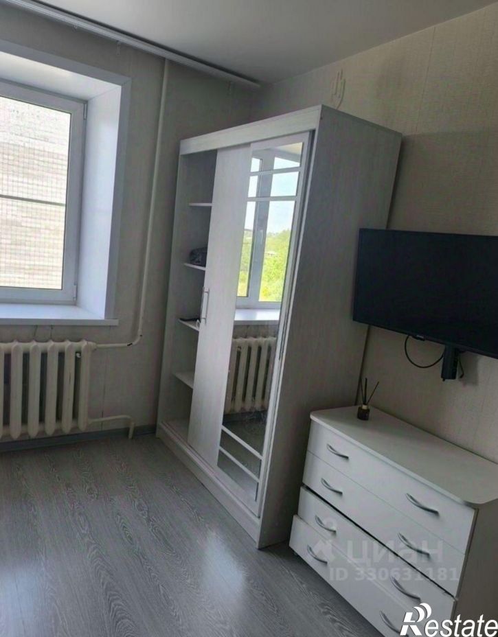 1-комн квартира ул Есенина, 10/1,  д. 10/1