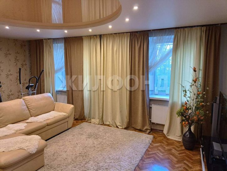3-комн квартира Стофато улица, д.10