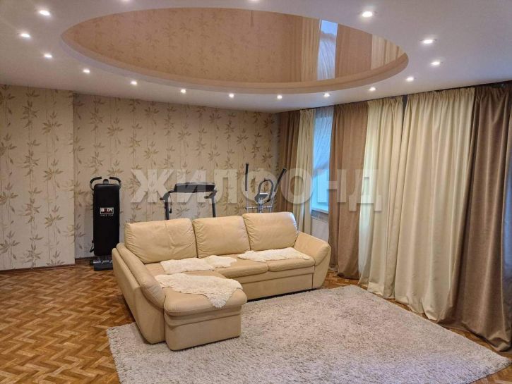 3-комн квартира Стофато улица, д.10