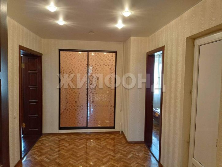 3-комн квартира Стофато улица, д.10
