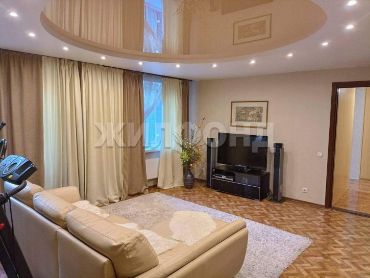 3-комн квартира Стофато улица, д.10