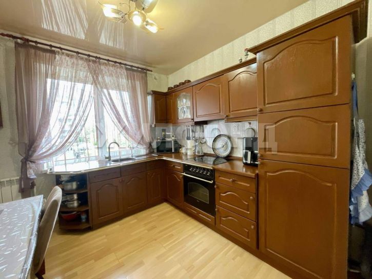 3-комн квартира Кочубея улица, д.9