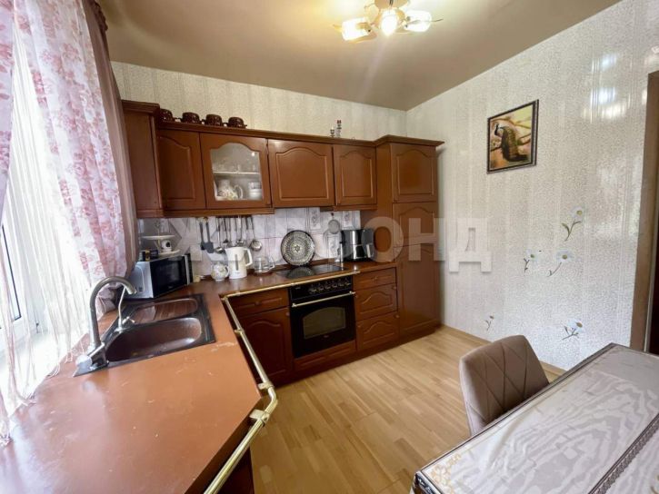 3-комн квартира Кочубея улица, д.9