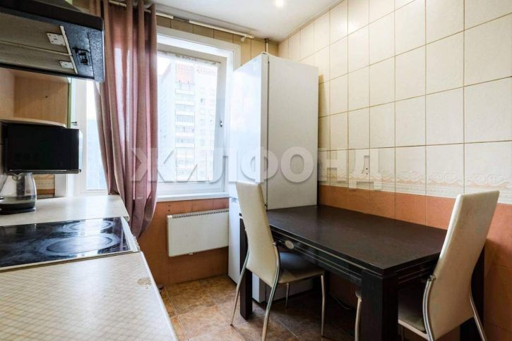 2-комн квартира Челюскинцев улица, д.15