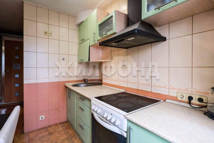 2-комн квартира Челюскинцев улица, д.15