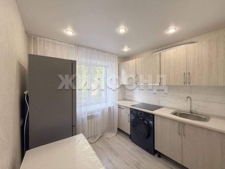2-комн квартира Титова улица, д.8
