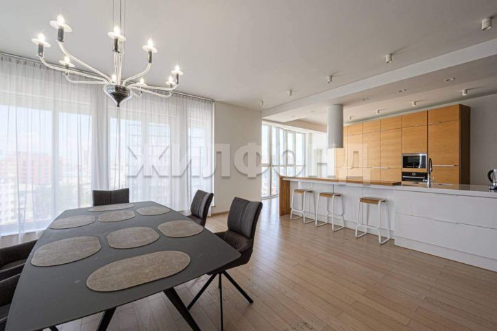 4-комн квартира Димитрова проспект, д.19